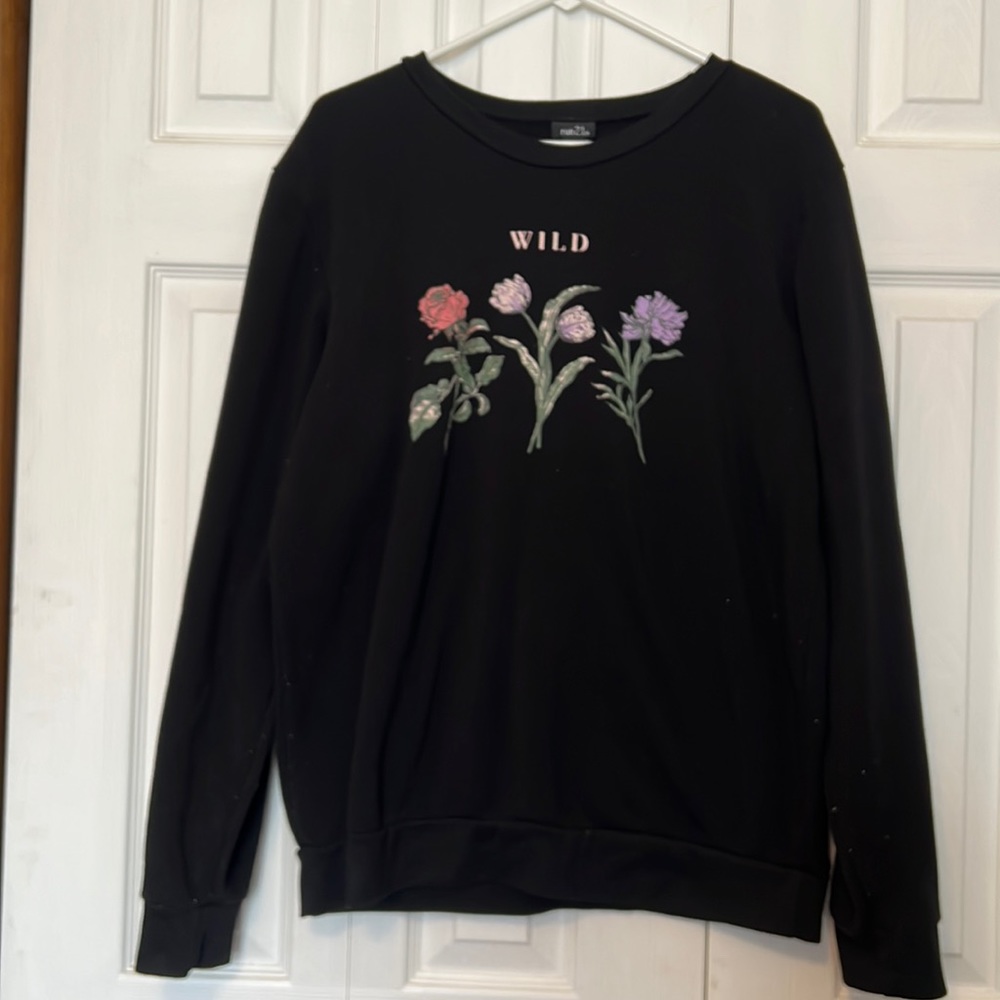 RUE 21 sweatshirt. Size: L